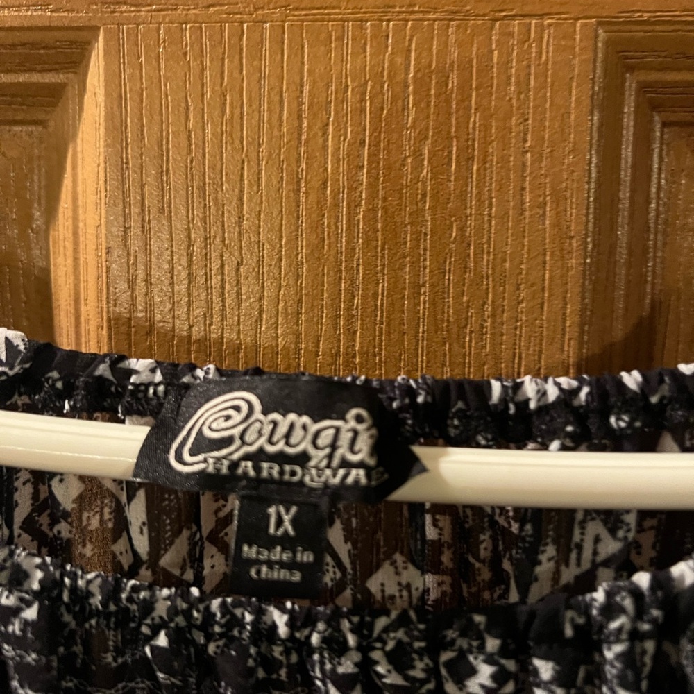 Black And White Patterned Blouse - image 2